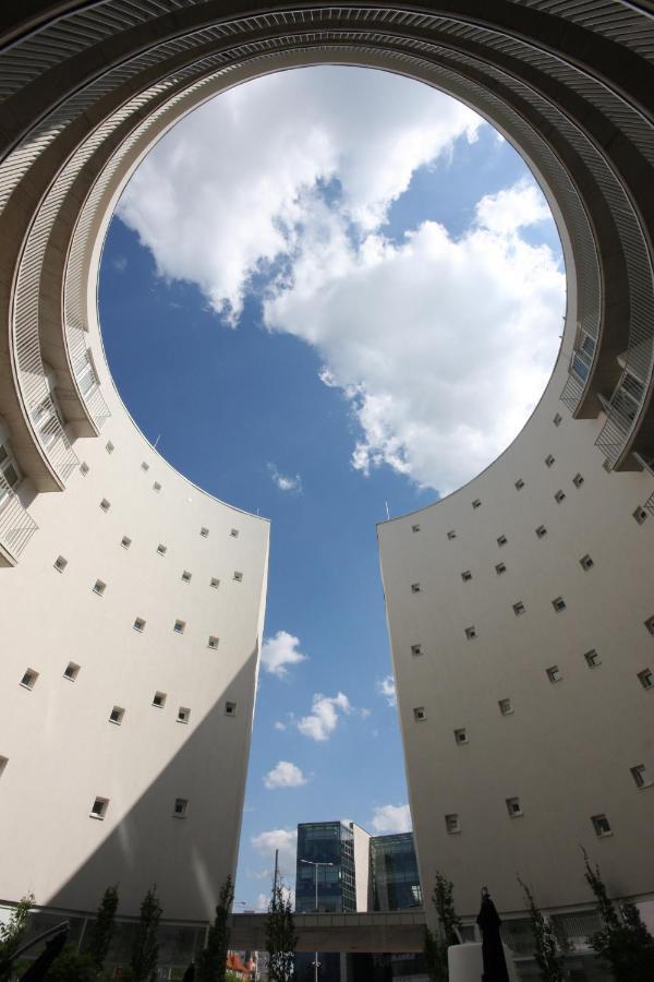 Parizs Garden Apartments Ντέμπρετσεν Εξωτερικό φωτογραφία