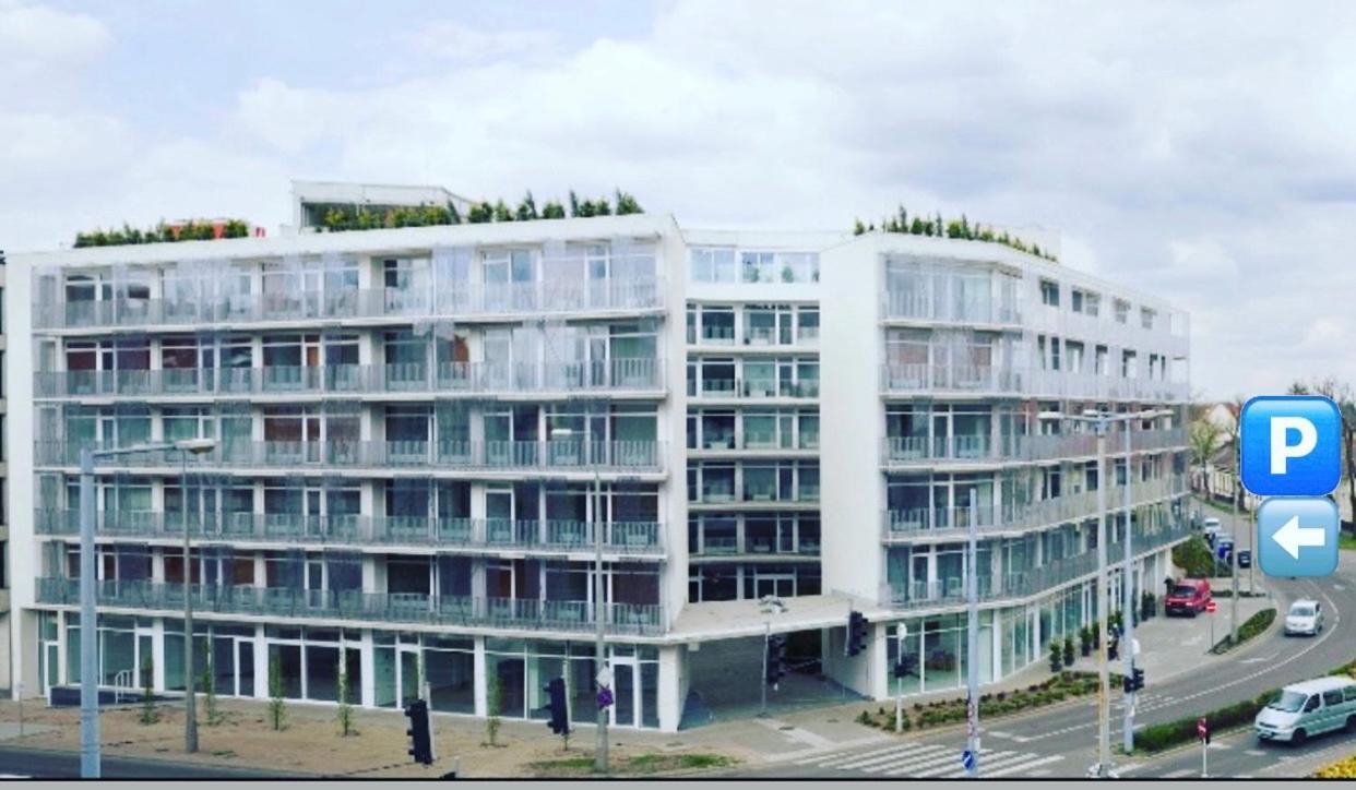 Parizs Garden Apartments Ντέμπρετσεν Εξωτερικό φωτογραφία
