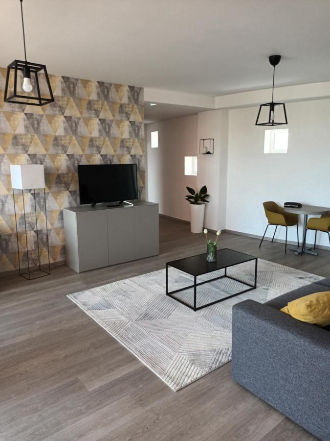 Parizs Garden Apartments Ντέμπρετσεν Εξωτερικό φωτογραφία