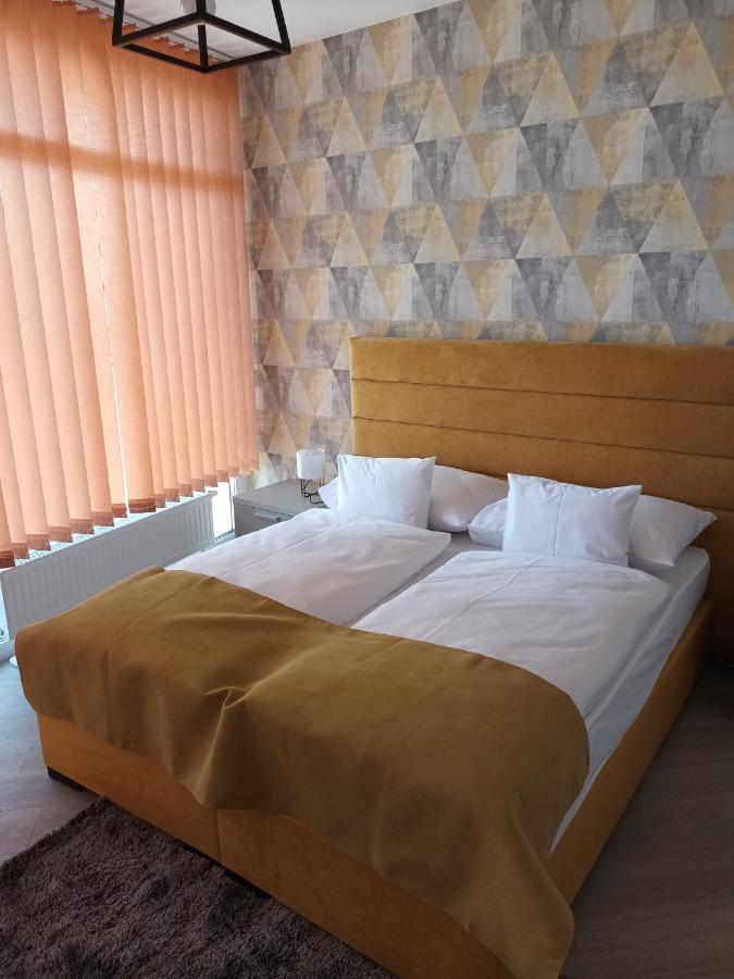 Parizs Garden Apartments Ντέμπρετσεν Εξωτερικό φωτογραφία
